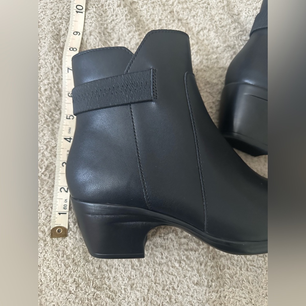 CLARKS  ANKLE BOOTIES  EMILY2 HOLLY,  BLACK LEATHER,  SIZE 10M - Picture 12 of 12